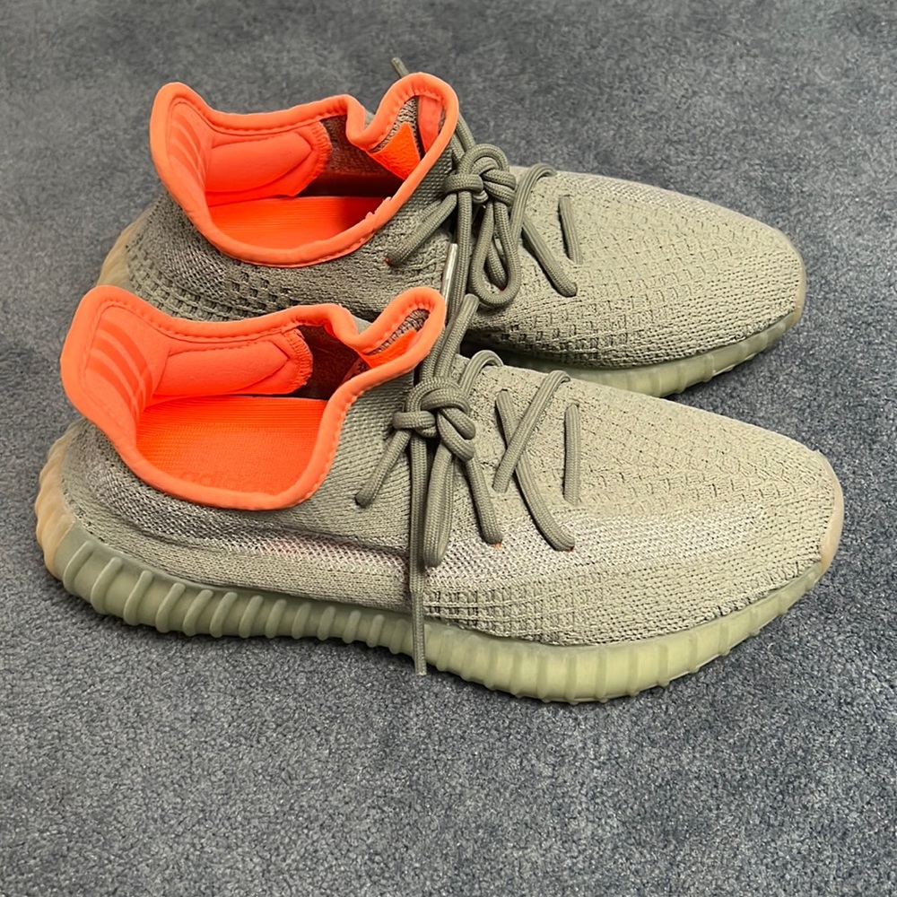 Yeezy 350 V2